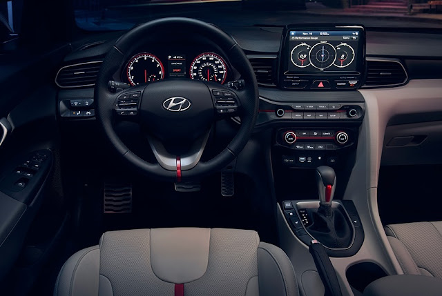 Interior view of 2019 Hyundai Veloster Turbo Ultimate