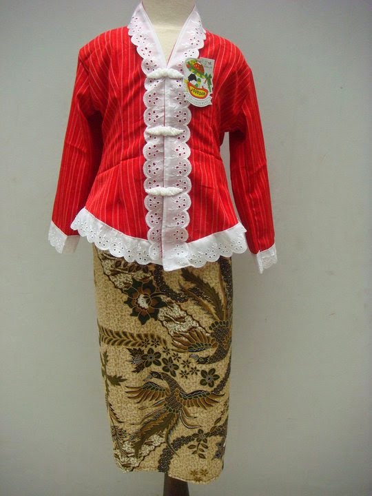 Kebaya Kartini Untuk Anak-Anak Gaya Simpel