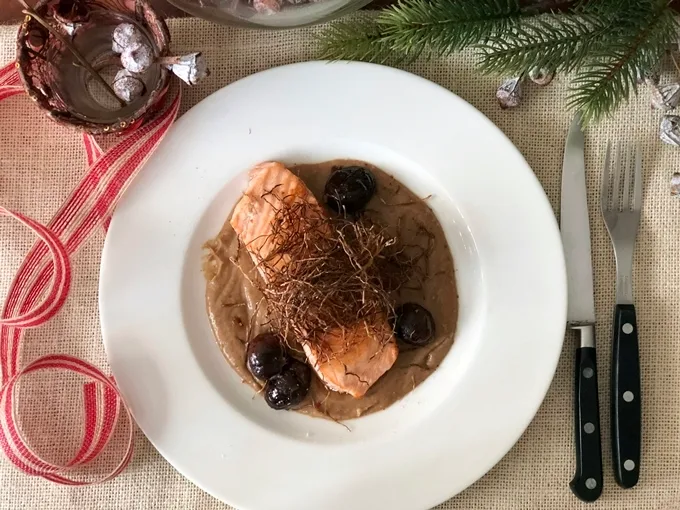 Salmón con salsa de castañas