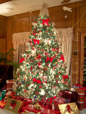 the christmas tree decorations 