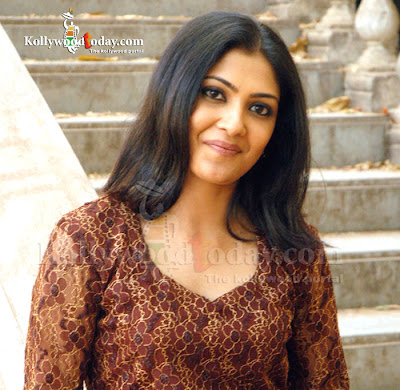 ACTRESS KAMALINI MUKHERJEE  PICTURES