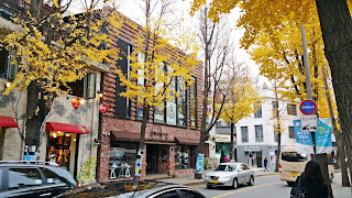 Beautiful Samcheongdong cafe street in Autumn | www.meheartseoul.blogspot.com