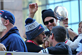 Tom Brady y su Hija en el Desfile de los Patriots por la Celebración de la Super Bowl LIII