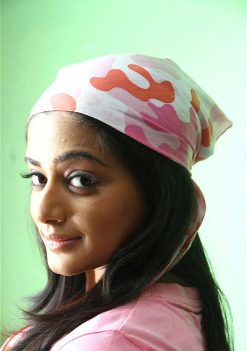 priyamani glamour  images