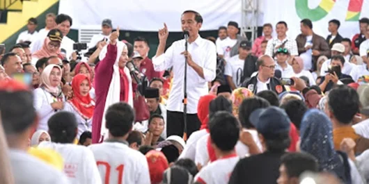 Simpatisan di Sukabumi ke Jokowi: Sekarang Urus Sertifikat Mudah