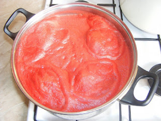 Suc de rosii cu ardei de casa retete culinare conserve si sucuri naturale pentru iarna reteta si preparare,
