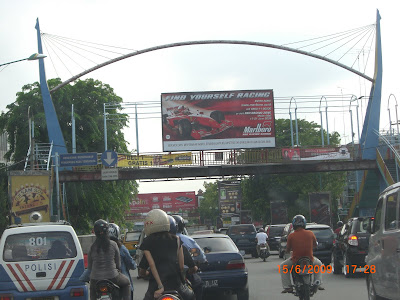 Rental Mobil Kota Medan on Kata Kak Yati Kalau Di Medan Lebih Banyak Becak Daripada Mobil