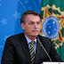 Resiliência política: Bolsonaro permanece firme apesar dos escândalos.