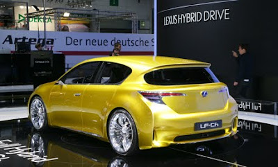 Lexus LF-Ch Concept 2010 : Lexus hatches a hybrid concept.