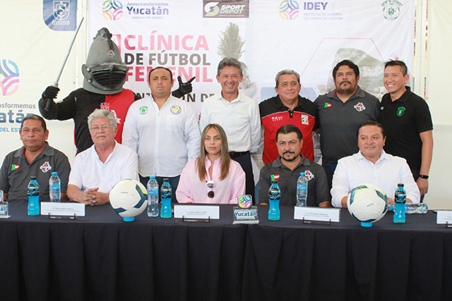 Presentan clínica de futbol y al equipo femenil del Mons Calpe de primera fuerza estatal