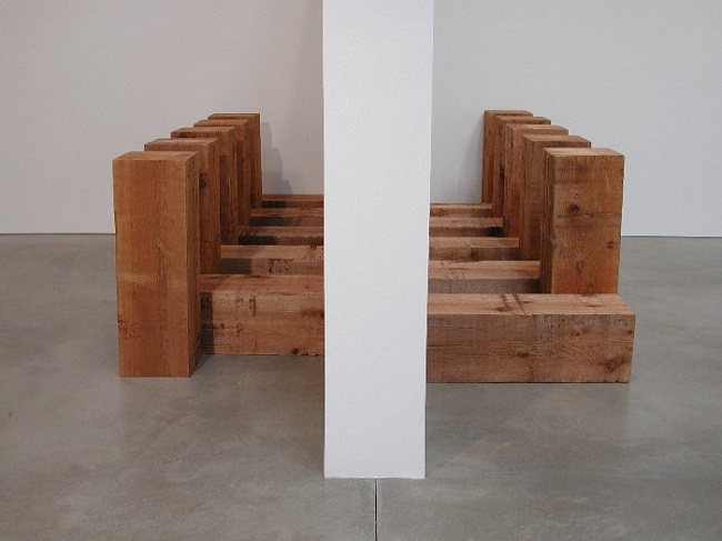 Pyramus and Thisbe (1990). Western red cedar. ©2021 Carl Andre/Artists Rights Society (ARS), New York. Courtesy Paula Cooper Gallery, New York.