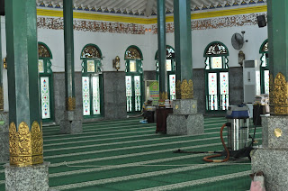 Bangunan utama masjid agung palembang