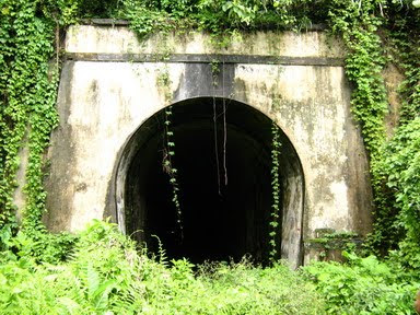 Terowongan Wilhelmina/Terowongan Sumber (1208 m)
