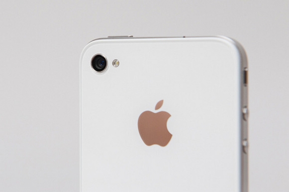 White iPhone 4 Will Be Released Next Wednesday !
