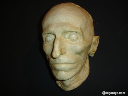 topeng misterius yang menyeramkan death mask