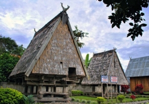 2 Rumah  Adat  Sulawesi  Tengah  TradisiKita