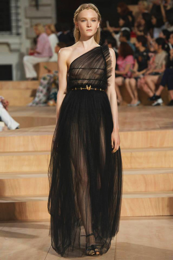 From The Runway: Valentino Haute Couture Autumn/Winter 2021-22