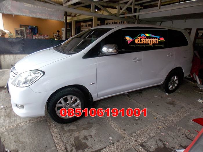  INNOVA  FULLBODY WHITE GLOSSY jasa pasang stiker  mobil  