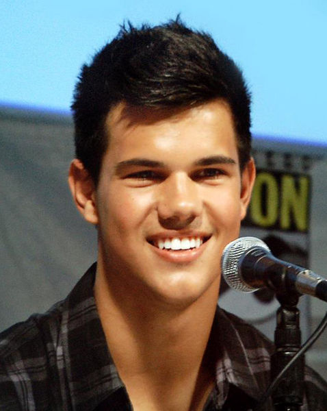  Taylor Lautner spent hours in the gym perfecting the abs that have all 