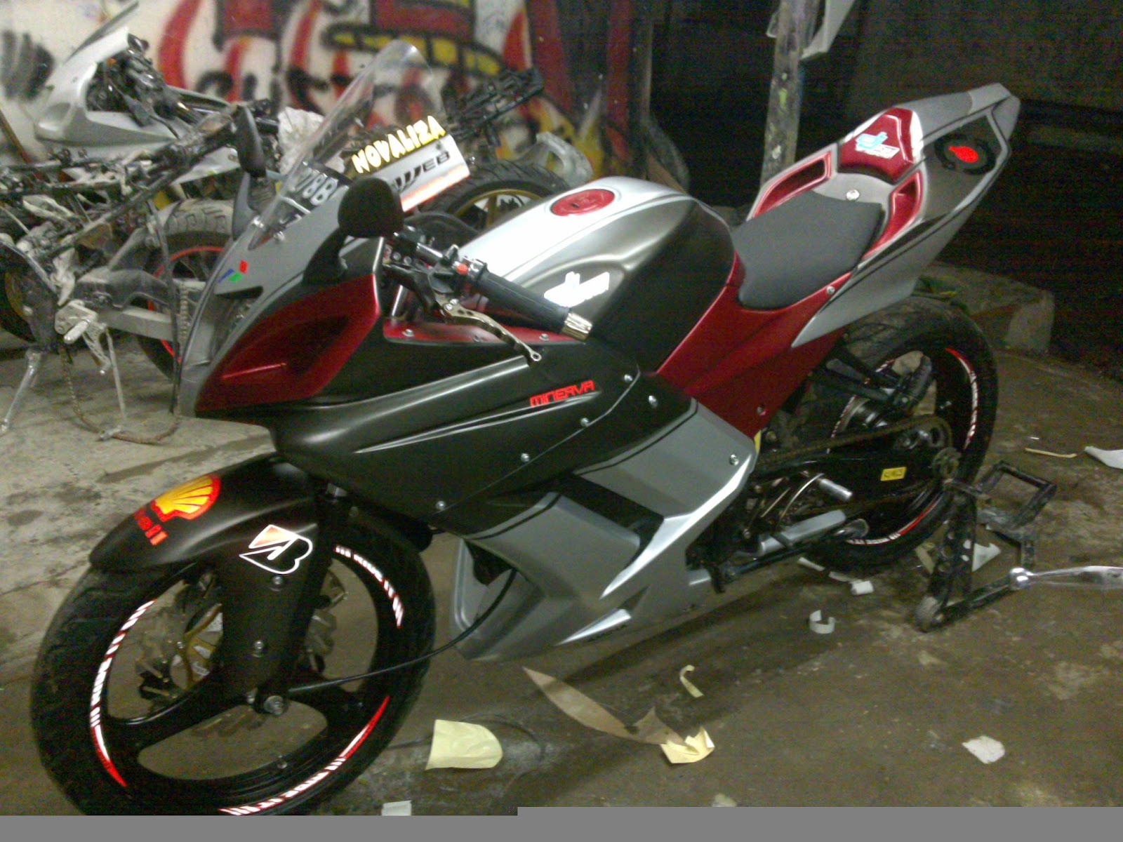 Minerva R 150 VX Modifikasi 2012 Ala DjCustom