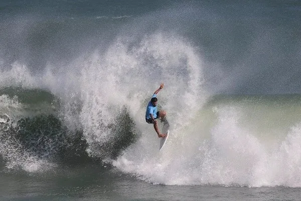 Em São Sebastião, etapa do Circuito Brasileiro de Surfe destaca nova geração da modalidade