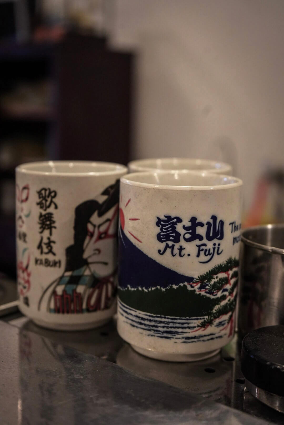 台南巷弄裡的早餐店【眼鏡女孩 早餐x咖哩飯.午餐x飲品】崇德市場旁的復古小店