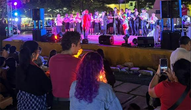 Comunidad colombiana celebra Día de las Velitas
