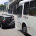 Engarrafamento: três carros e um ônibus se envolvem em acidente no Centro de Manaus; assista