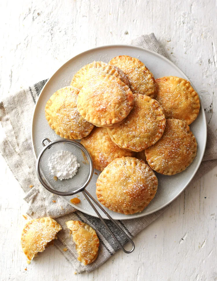 Pastelitos de piña y chayota horneados