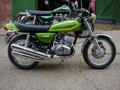 Kawasaki KH250 motor klasik.jpg