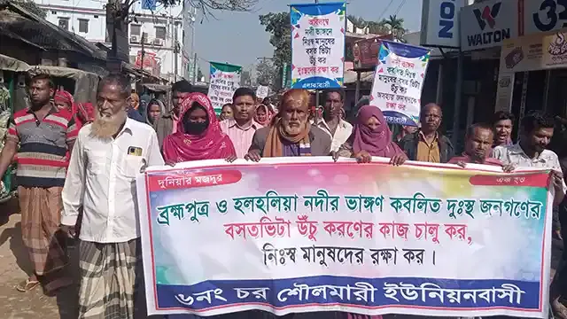 রৌমারীতে অবৈধ ড্রেজার চালুর আশ্বাস দিলেন উপজেলা চেয়ারম্যান