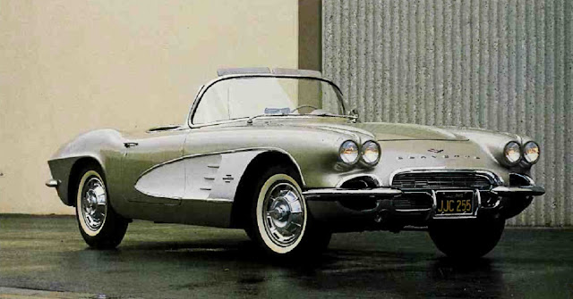 1961-1962 CHEVROLET CORVETTE