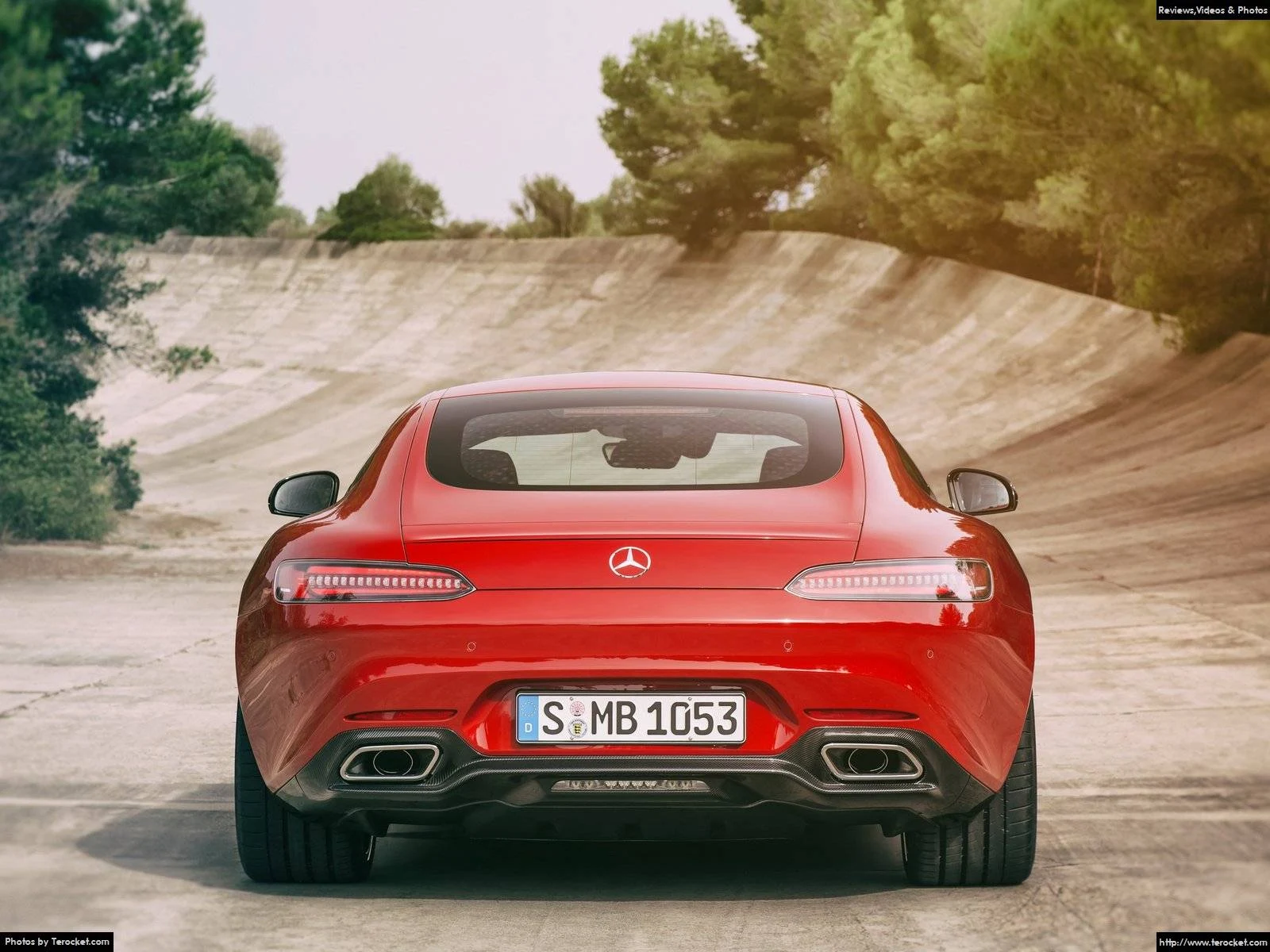 Hình ảnh xe ô tô Mercedes-Benz AMG GT 2016 & nội ngoại thất