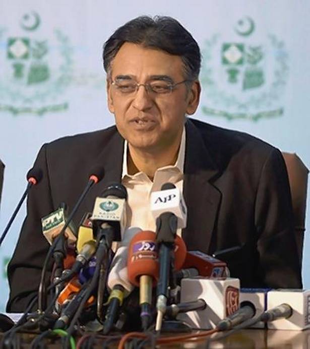 Federal Minister Asad Umar announced that Pakistan had hit the target one million Covid-19 vaccination doses in a day