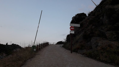 GR-7 Coll de la Teixeta a Arbolí, camí del Mas de la Potra en direcció al Parc Eòlic del Mas de la Potra