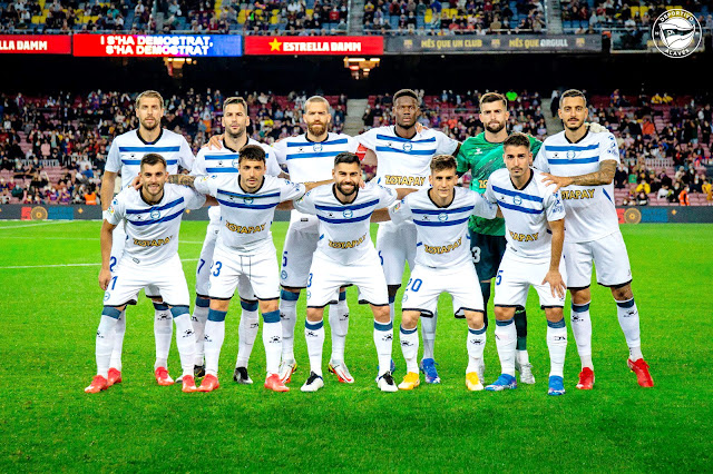 DEPORTIVO ALAVÉS. Temporada 2021-22. Lejeune, Edgar Méndez, Laguardia, Loum, Sivera, Joselu. Luis Rioja, Ximo Navarro, Rubén Duarte, Pere Pons, Toni Moya. F. C. BARCELONA 1 DEPORTIVO ALAVÉS 1. 30/10/2021. Campeonato de Liga de 1ª División, jornada 12. Barcelona, Nou Camp: 37.278 espectadores. GOLES: 1-0: 49’, Memphis. 1-1: 52’, Luis Rioja.