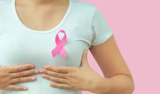 اكتشفي عوارض سرطان الثدي في سن العشرين !