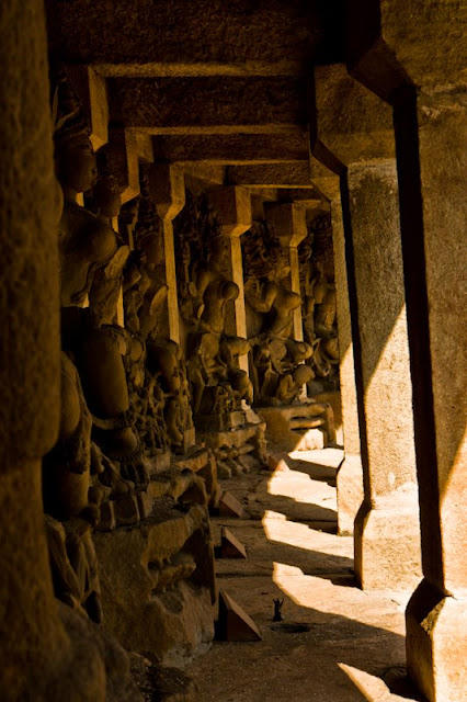 Posted by Vibha Malhotra: Chausath Yogini Temple - Jabalpur : Row of idols 