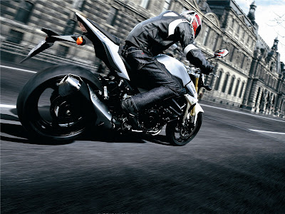 2011 Suzuki GSR750 Rear Side in Motion View