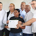 Gobierno entrega título de propiedad en Villa Altagracia, San Cristóbal