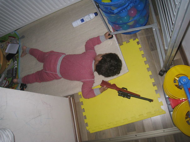 15+ Hilarious Pics That Prove Kids Can Sleep Anywhere - Fighting To The ... Sleep