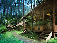 saung lesehan tempat wisata di bandung