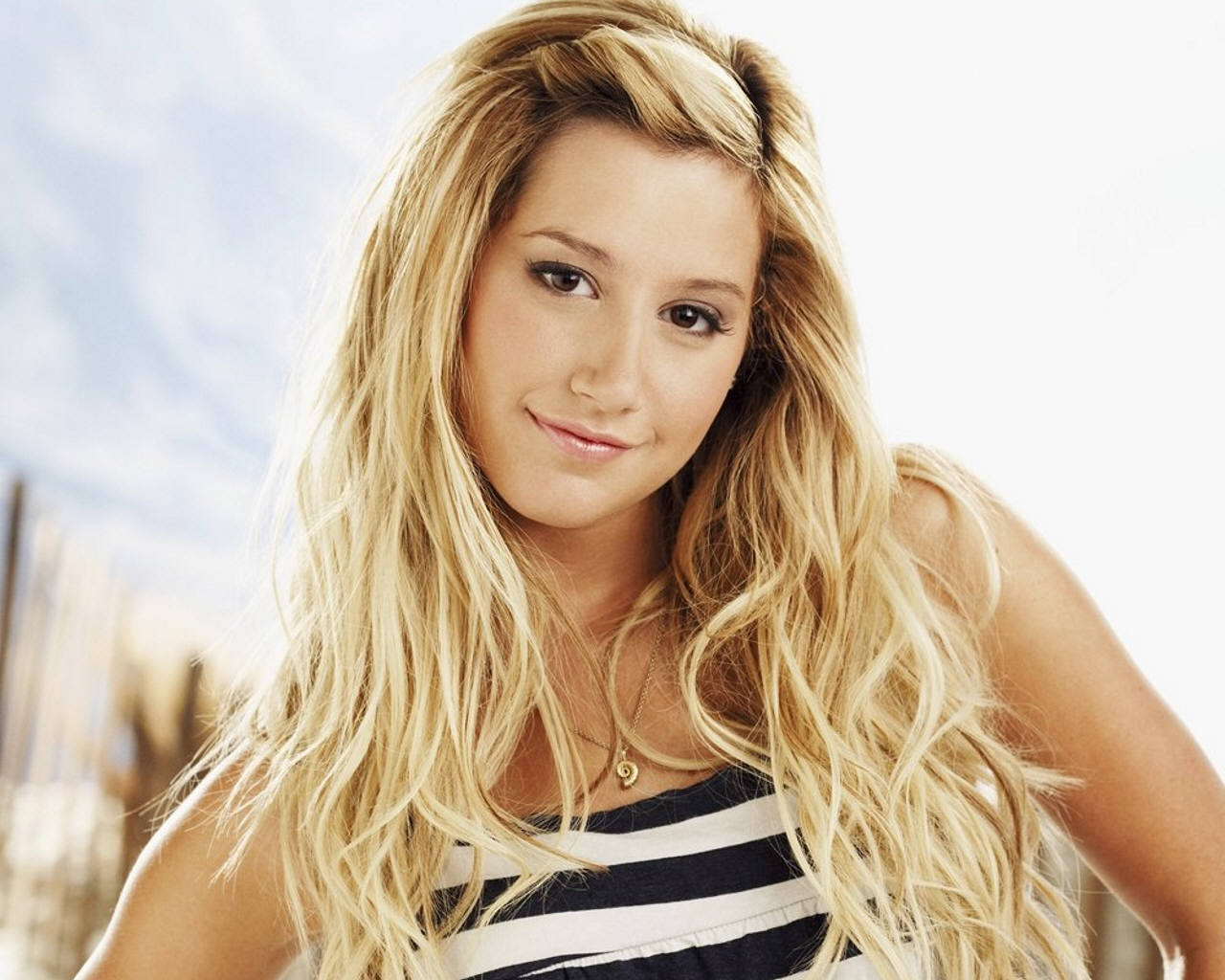 Ashley Tisdale Wallpapers