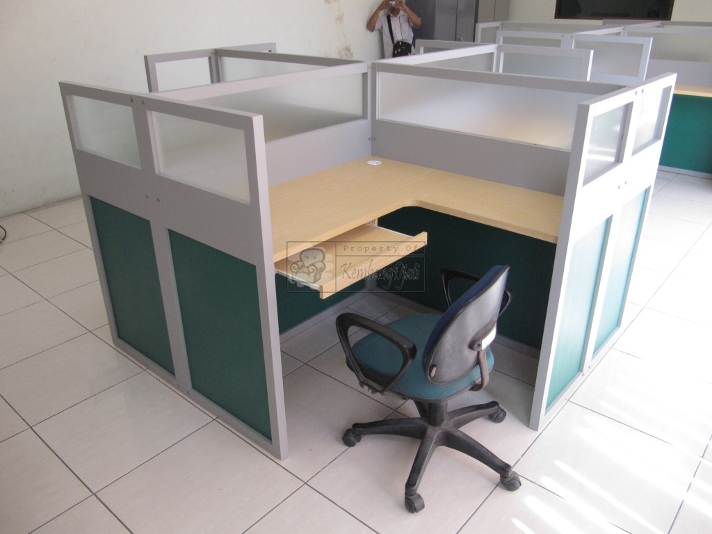  Meja  Partisi Kantor  Cubicle  Workstation Desain Terbaru 