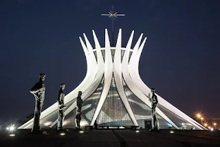 Catedral de Brasilia de Oscar Niemeyer