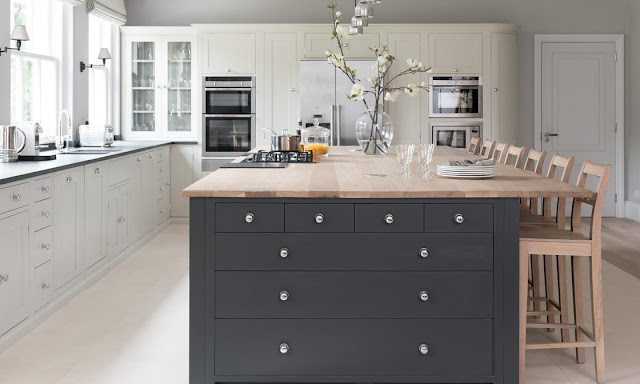 beautiful-bespoke-UK-kitchen-Neptune-shaker-cabinets-farmhouse-style