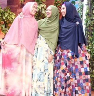 17 Gamis Dan Hijab Syar i Remaja Jadi Inspirasi Lebaran 