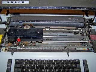 Electric typewriter