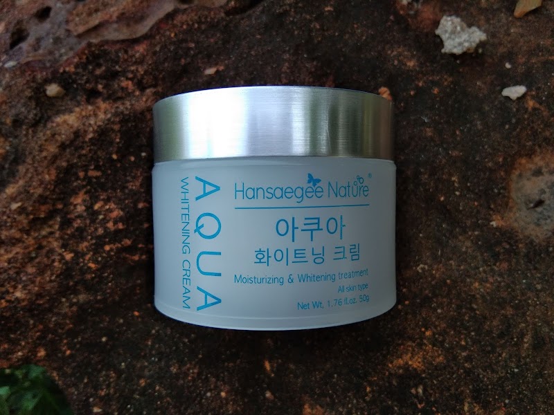 Hansaegee Nature Aqua Whitening Cream Untuk Kulit SunBurn & Redness 