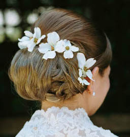 Wedding Hairstyles With Fresh Flowers